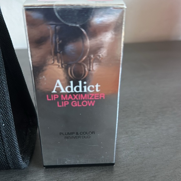 Dior cosmetic bag with Dior lip maximizer lip glow - Picture 2 of 5